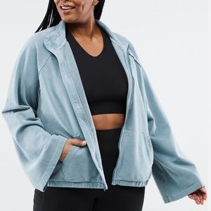 NWT retro style with bell sleeves and raw-edge details, 100-percent cotton terry